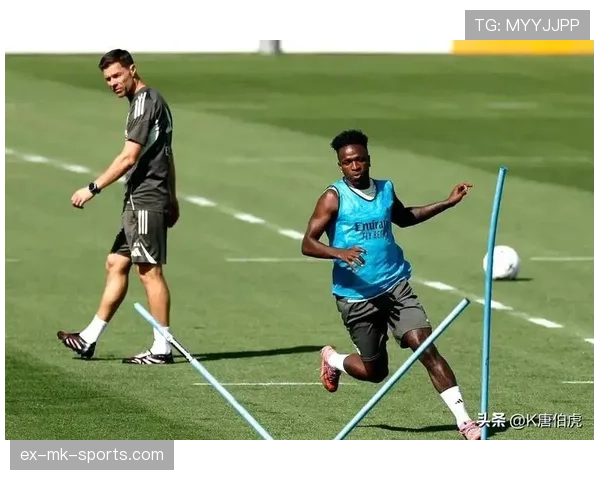 姆巴佩在不同战术体系下的表现差异与适配能力解析